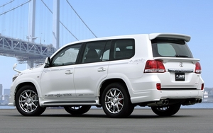 Аэродинамический обвес Jaos для Toyota Land Cruiser 200 (2007-2013)