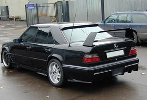 Бампер задний Mercedes-Benz E-Class (W124)