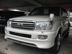 Накладка на передний бампер (сток) Toyota Land Cruiser 100