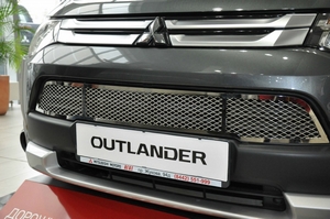 Накладка на решетку в бампер рамка нерж./заполнение просечка нерж. Mitsubishi Outlander (2012) - Тюнинг ВАЗ Лада VIN: no.21237. 