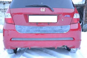 Накладка задняя на 5 дверь Honda Fit (GD1)