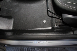 Накладки на ковролин передние Renault Sandero (4 шт.) - Тюнинг ВАЗ Лада VIN: no.22615. 