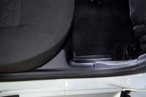 Накладки на ковролин задние КАРТ для Nissan Terrano 2016