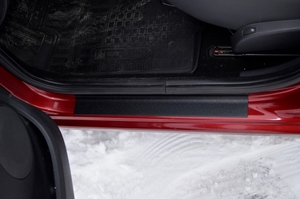 Накладки в проемы дверей KART RS (перед / тиснение) Renault Sandero (Renault Sandero Stepway)
