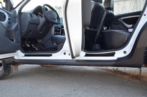 Накладки в проемы передних и задних дверей КАРТ для Nissan Terrano
