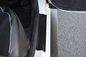 Накладки в проемы задних дверей КАРТ для Nissan Terrano