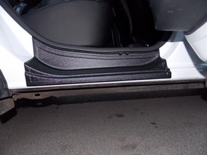 Накладки в проемы задних дверей КАРТ для Renault Kaptur