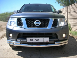 Защита переднего бампера труба двойная Nissan Pathfinder (2010)