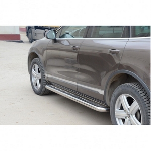 Защита порогов с алюминиевым листом d63,5 Volkswagen Touareg, окрашенное / нержавеющая сталь