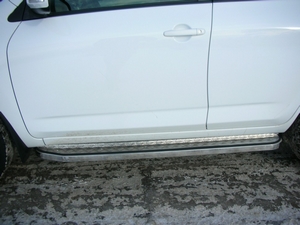 Защита порогов с накладкой лист для Toyota RAV4 (2010) короткая база