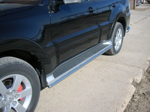 Защита порогов труба Mitsubishi Pajero (2007 - 2011)