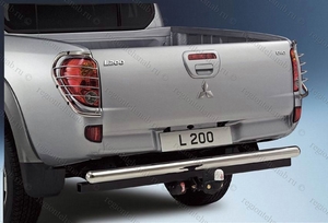Защита заднего бампера труба Mitsubishi L200 (2006 - 2012)