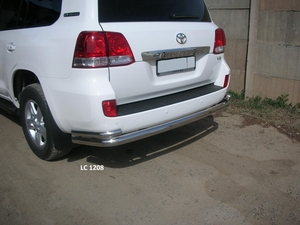 Защита заднего бампера труба с угловой защитой Toyota Land Cruiser 200 (2012-2014)